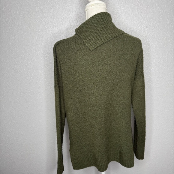 Banana‎ Republic Olive Green Turtleneck small sweater - Picture 7 of 9